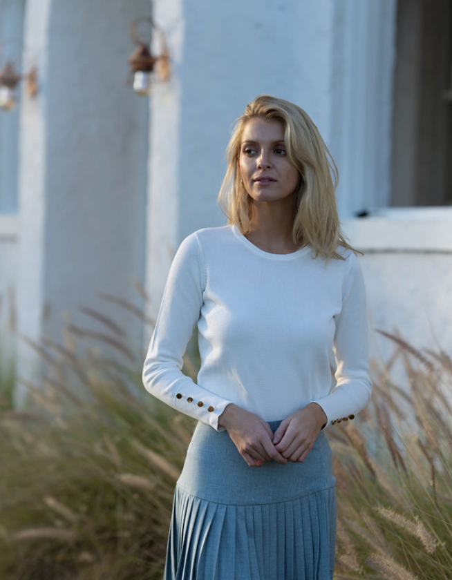 DRESSY SWEATER WITH BUTTONS profile nyc